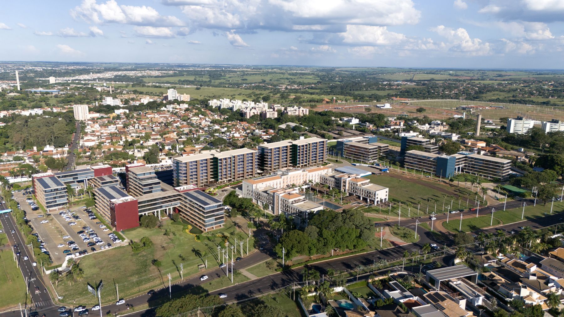 Vista aérea do Georgina Business Park com as quatro torres do Setor América entre o Setor Europa, o hotel e o Setor Ásia